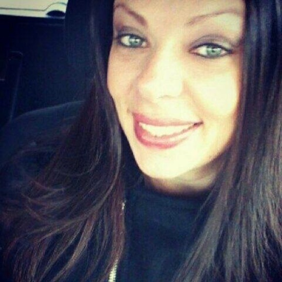 Meet your Posher, Chrisula - Picture 2 of 2